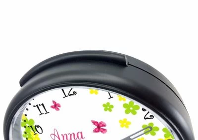 CreaDesign Kinder Funkwecker Personalisiert Mit Namen Schmetterling Atom-/Funkuhr, 12-Stunden-Anzeigeformat, Schlummerfunktion, Nachtlicht, Geräuschlos/Ohne Ticken 6 CreaDesign Kinder Funkwecker Personalisiert Mit Namen Schmetterling Atom-/Funkuhr, 12-Stunden-Anzeigeformat, Schlummerfunktion, Nachtlicht, Geräuschlos/Ohne Ticken - Image 4