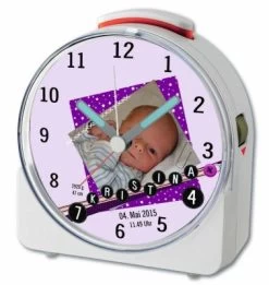 CreaDesign Kinder Funkwecker Weiß Personalisiert Mit Namen Scrapbooking Lila 12-Stunden-Anzeigeformat, Geräuschlos/Ohne Ticken, Nachtlicht -Audio Rabatte 28901488 03