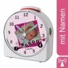 CreaDesign Kinder Funkwecker Weiß Personalisiert Mit Namen Scrapbooking Rosa 12-Stunden-Anzeigeformat, Geräuschlos/Ohne Ticken, Nachtlicht -Audio Rabatte 28901550 01