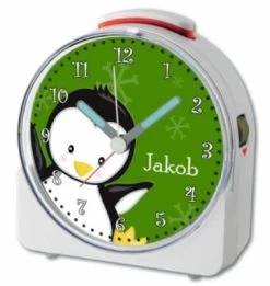 CreaDesign Kinder Funkwecker Weiß Personalisiert Mit Namen Pinguin Grün 12-Stunden-Anzeigeformat, Geräuschlos/Ohne Ticken, Nachtlicht 9 CreaDesign Kinder Funkwecker Weiß Personalisiert Mit Namen Pinguin Grün 12-Stunden-Anzeigeformat, Geräuschlos/Ohne Ticken, Nachtlicht -Audio Rabatte 28901570 03