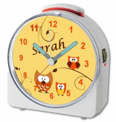 CreaDesign Kinder Funkwecker Weiß Personalisiert Mit Namen Eule Orange 12-Stunden-Anzeigeformat, Geräuschlos/Ohne Ticken, Nachtlicht 5 CreaDesign Kinder Funkwecker Weiß Personalisiert Mit Namen Eule Orange 12-Stunden-Anzeigeformat, Geräuschlos/Ohne Ticken, Nachtlicht - Image 3