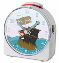 CreaDesign Kinder Funkwecker Weiß Personalisiert Mit Namen Pirat 12-Stunden-Anzeigeformat, Geräuschlos/Ohne Ticken, Nachtlicht -Audio Rabatte 28901882 03