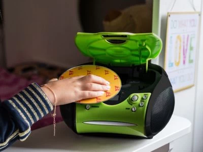 Lenco SCD-24 Grün/schwarz - Boombox CD-Player Mit Radio Und Kopfhöreranschluss 5 Lenco SCD-24 Grün/schwarz - Boombox CD-Player Mit Radio Und Kopfhöreranschluss - Image 3